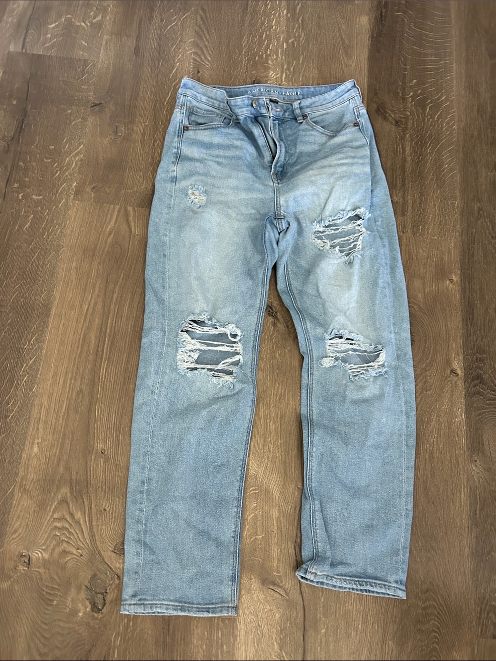 American Eagle Outfitters Light Blue Distressed Relaxed Jeans